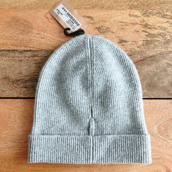 Harlow Light Grey knit hat wool blend winter hat New with tags Toque womens hat - Picture 2 of 3
